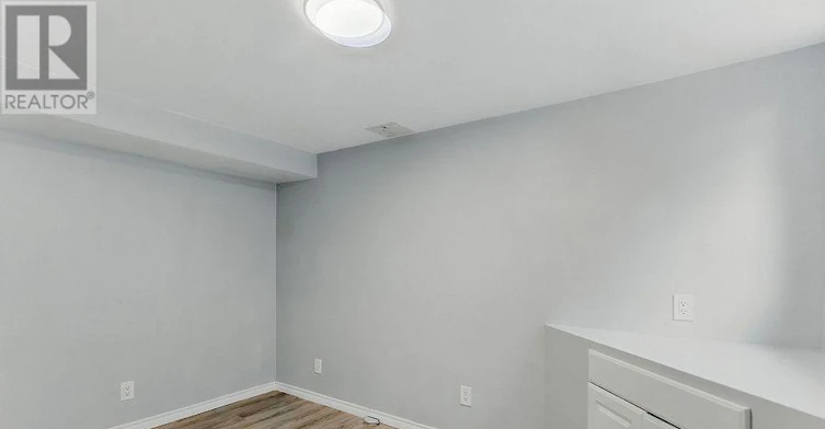 LOWER-290 Scholfield Avenue S, Welland, ON, L3B 1N8 - 5