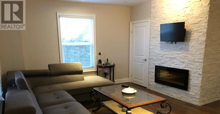 489 Kemp Road W, Grimsby, ON, L3M 4E7 - 3