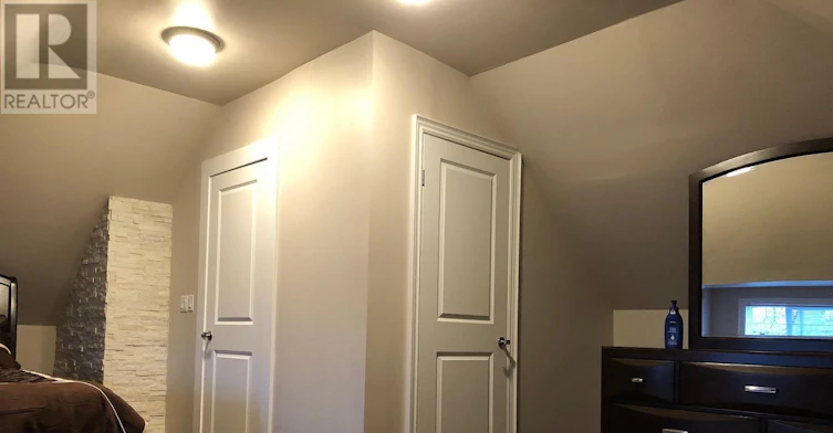 489 Kemp Road W, Grimsby, ON, L3M 4E7 - 13