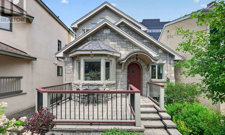 9 Graham Avenue
