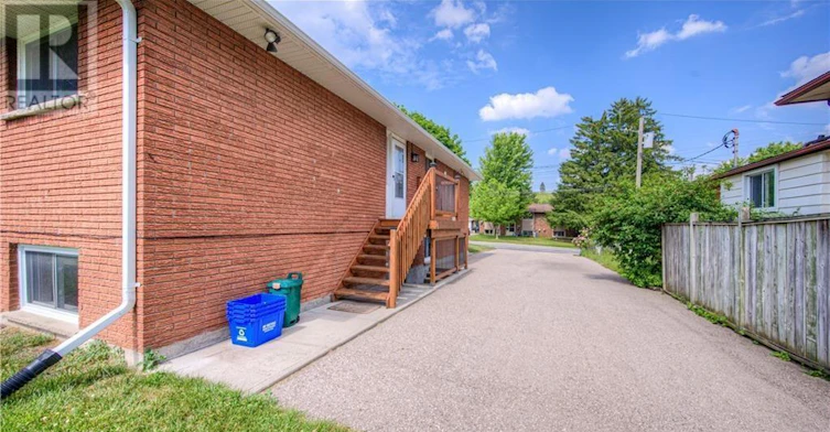 62 Scenic Drive, Kitchener, ON, N2A 2P6 - 2