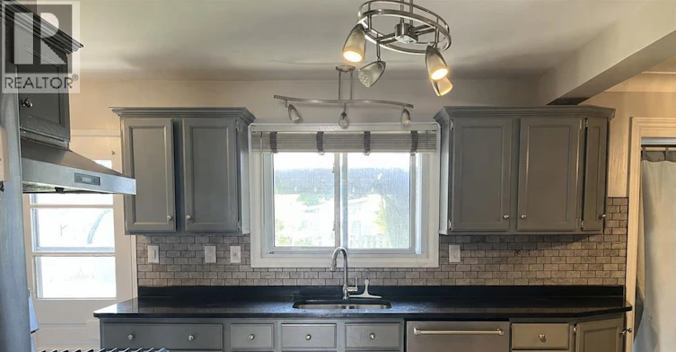 3515 Glenwood Avenue, Windsor, ON, N9E 2Y6 - 4