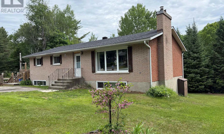 37 Spruce Drive S