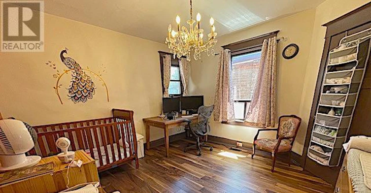 29 Appleton Avenue, Toronto, ON, M6E 3A4 - 34