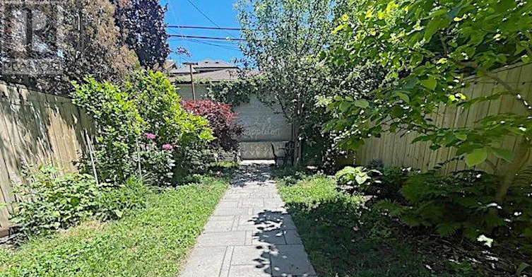 29 Appleton Avenue, Toronto, ON, M6E 3A4 - 48