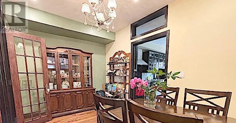 29 Appleton Avenue, Toronto, ON, M6E 3A4 - 11
