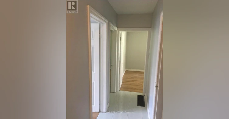 969 Davis Drive, Newmarket, ON, L3Y 2R7 - 4