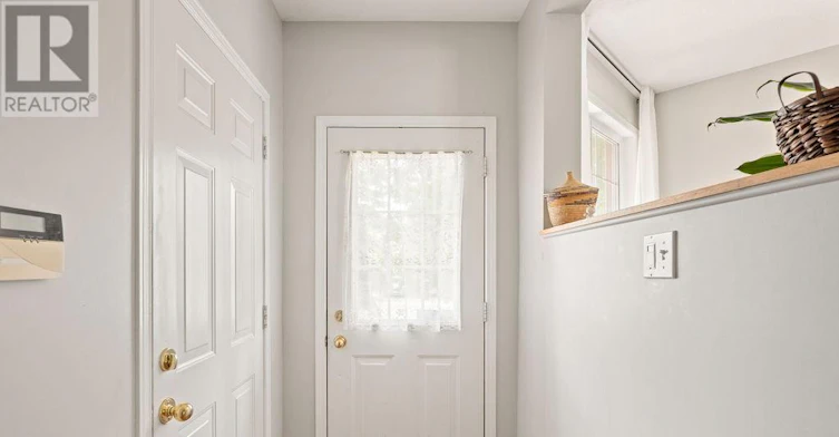 113 Carwood Circle, Ottawa, ON, K1K 4V5 - 2