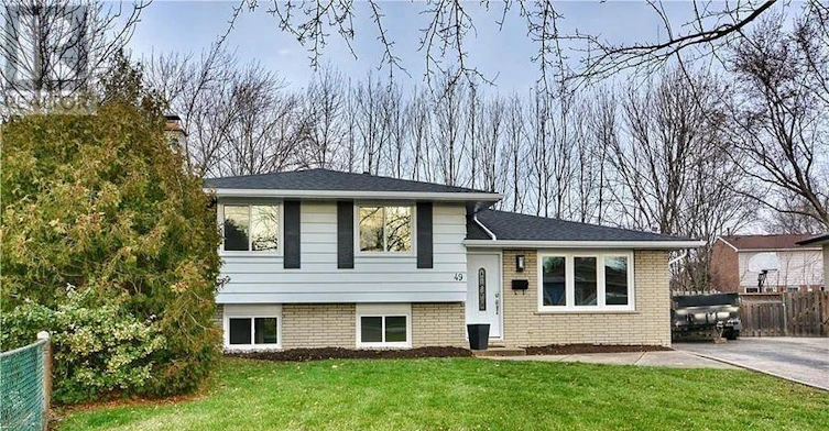 MAIN-49 Bendingroad Crescent, St. Catharines, ON, L2N 5R4