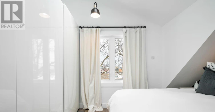 2 Rushbrooke Avenue, Toronto, ON, M4M 3A9 - 20