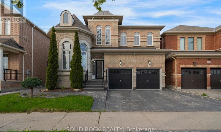 32 Albert Roffey Crescent