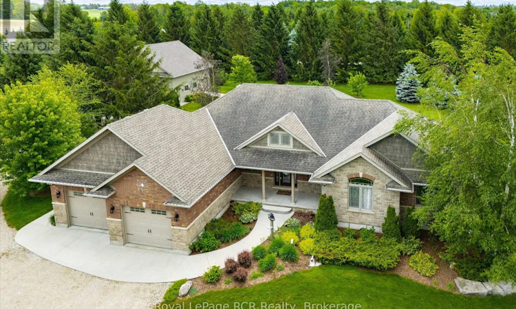 104 Harris Crescent