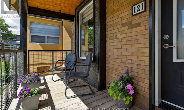 121 Blackthorn Avenue