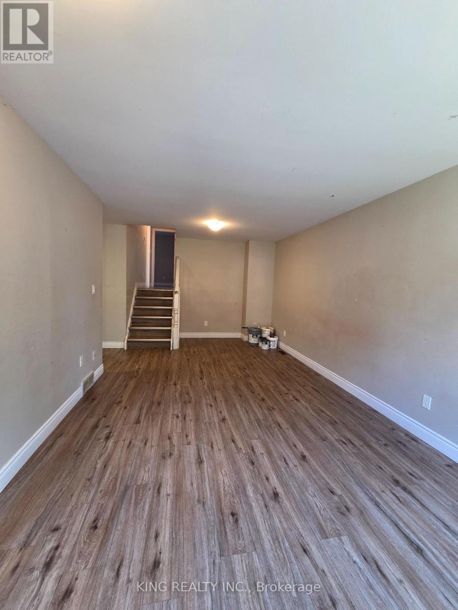 287 Portsmouth Crescent E, London, ON, N5V 4E1 - 2