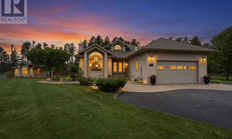 33 Kingswood Drive