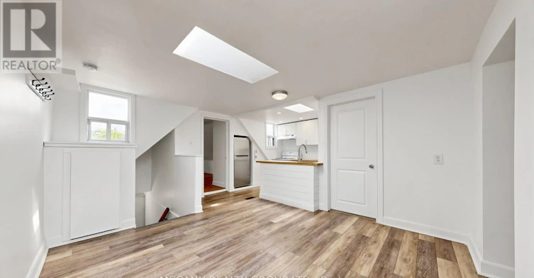 384 Whitmore Avenue, Toronto, ON, M6E 2N4 - 5