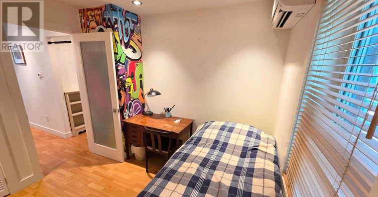 24 Morningside Avenue, Toronto, ON, M6S 1C3 - 9