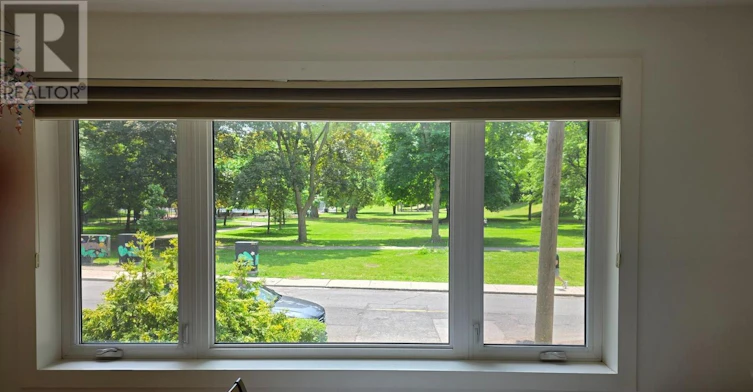 24 Morningside Avenue, Toronto, ON, M6S 1C3 - 5