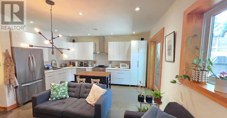 24 Morningside Avenue, Toronto, ON, M6S 1C3 - 27