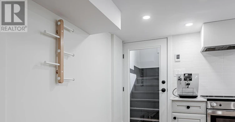 BSMT-4 Hartford Avenue, Toronto, ON, M4L 1N9 - 2