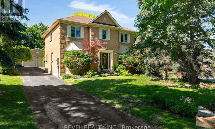 33 Falling Brook Drive