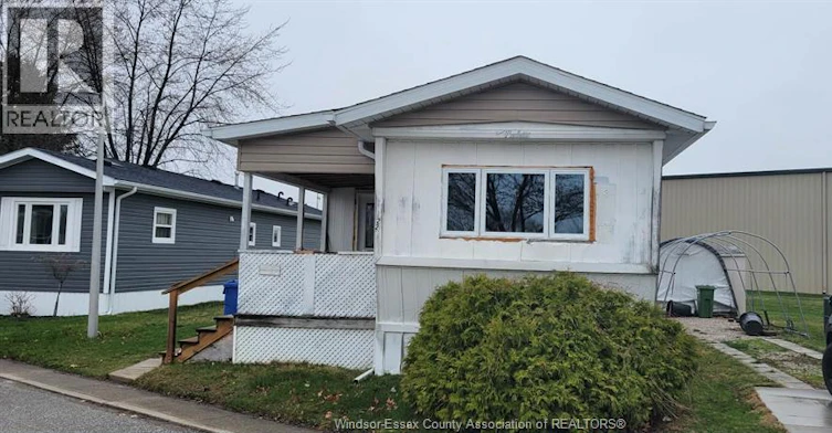22 Robin Crescent, Lakeshore, ON, N8N 2S2