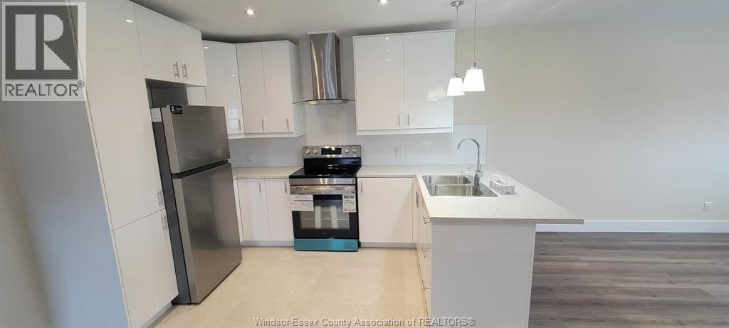 22 Robin Crescent, Lakeshore, ON, N8N 2S2 - 3