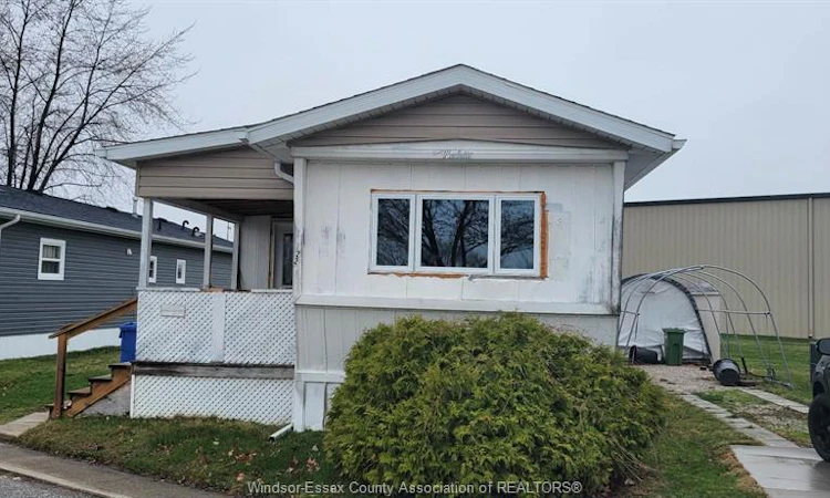 22 Robin Crescent