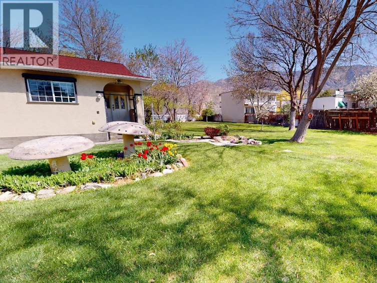 6906-6908 Ponderosa Drive, Osoyoos, BC, V0H 1V3 - 24
