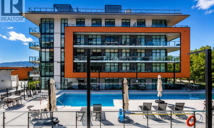 314-3389 Lakeshore Road