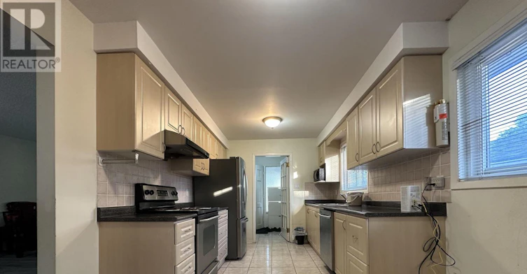 32 Castle Harbour Lane, Markham, ON, L3T 3A2 - 5