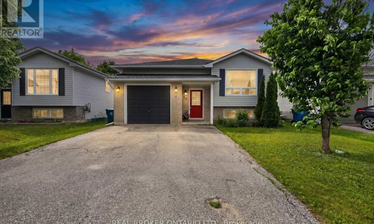 35 Courtney Crescent