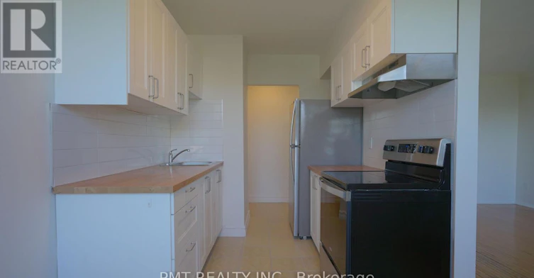 7-137 Brookhaven Drive, Toronto, ON, M6M 4P1 - 7
