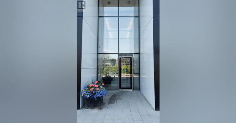 511-32 Trolley Crescent, Toronto, ON, M5A 0E8 - 4
