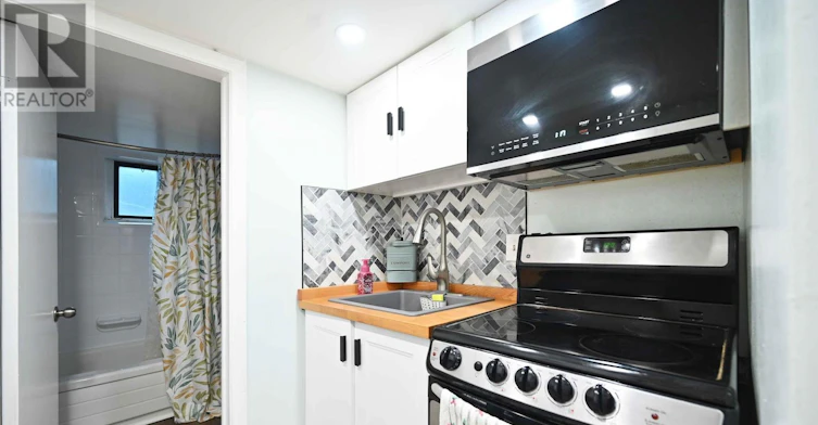 1335 Woodbine Avenue, Toronto, ON, M4C 4G3 - 3