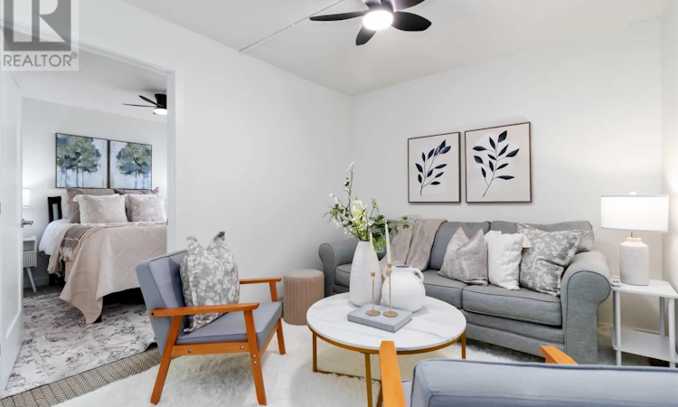 1105-5572 Ridge Road North