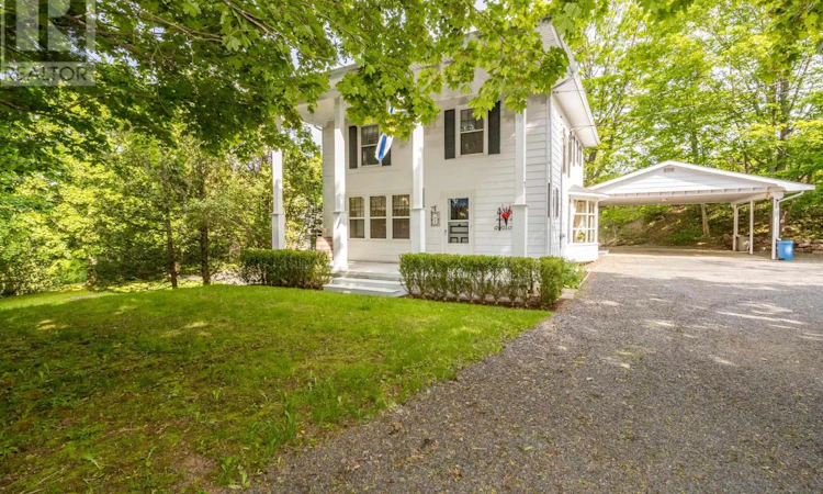 7 Bonavista Avenue
