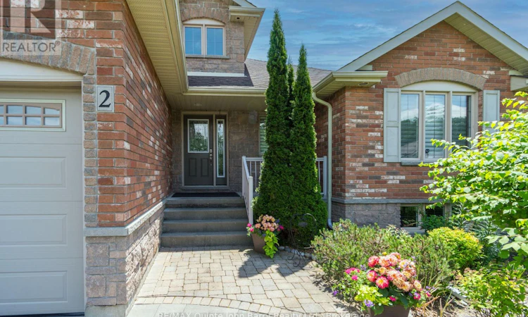 2 Pine Marsh Lane