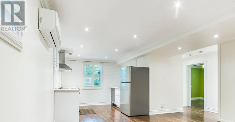 LOWER-64 Grenview Boulevard S, Toronto, ON, M8Y 3S4 - 3