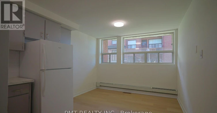 9-137 Brookhaven Drive, Toronto, ON, M6M 4P1 - 3