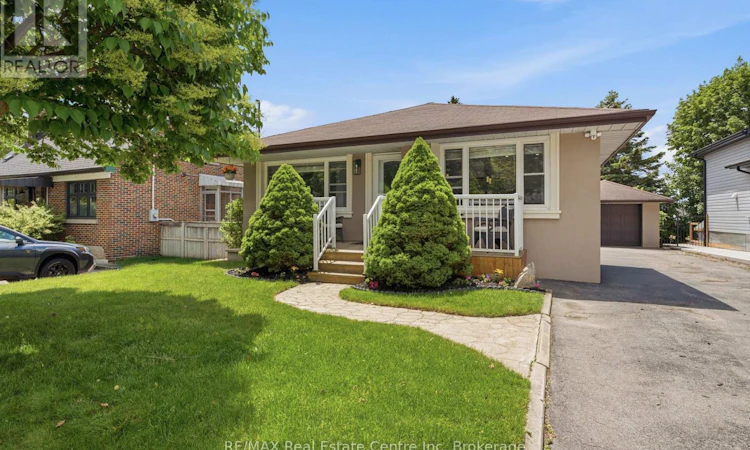 10 Calgary Avenue