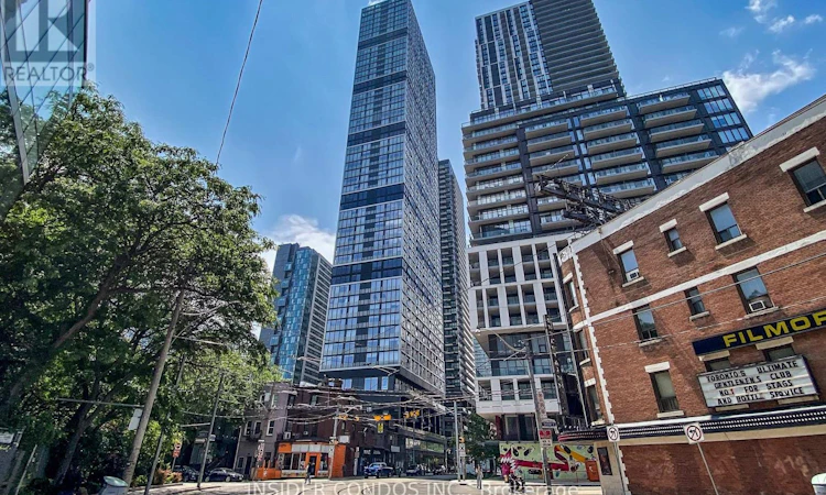 807-181 Dundas Street E