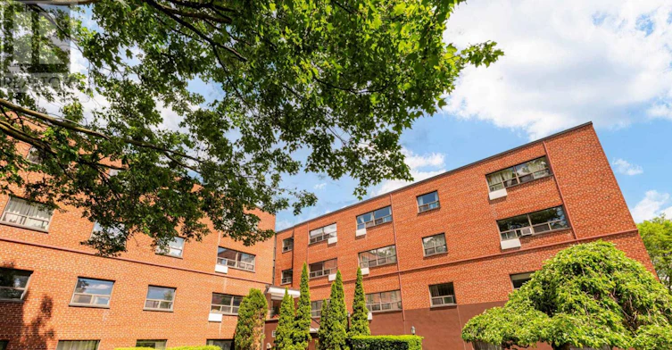 105-101 Coe Hill Drive, Toronto, ON, M6S 3E3