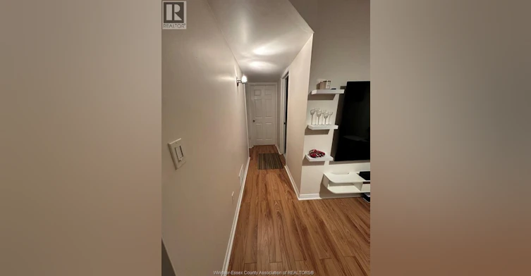 7929 Hawthorne Drive, Windsor, ON, N8R 2J9 - 44