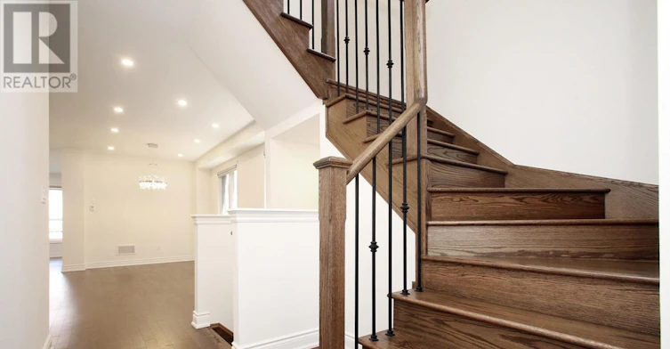 8 Tremoy Road, East Gwillimbury, ON, L9N 0T4 - 16