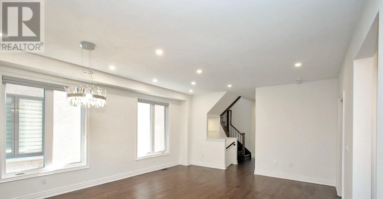 8 Tremoy Road, East Gwillimbury, ON, L9N 0T4 - 3