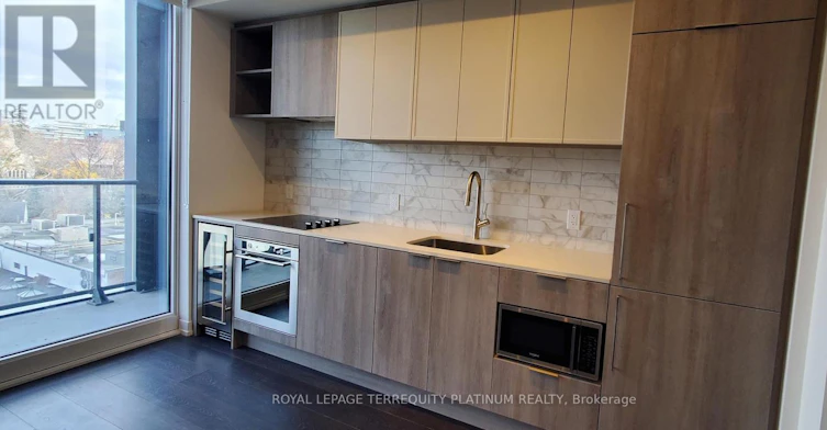 725-2020 Bathurst Street, Toronto, ON, M5P 0A6 - 2