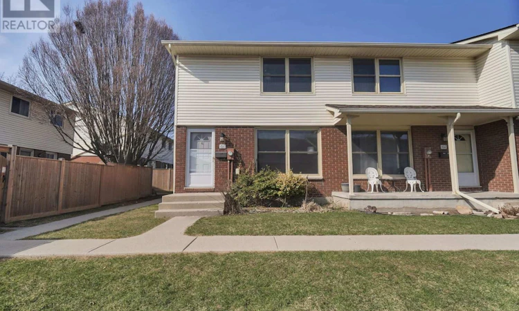 100-51 Sholto Drive