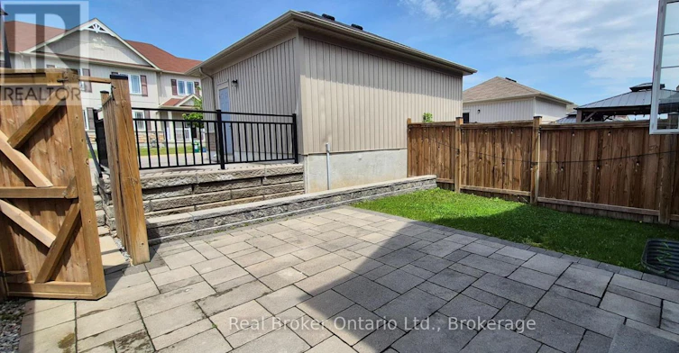 172 Mcbride Avenue, Clarington, ON, L1C 0J4 - 14