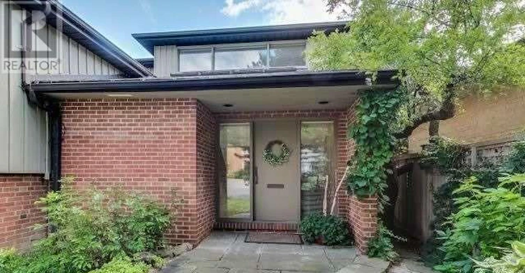 201 Lord Seaton Road, Toronto, ON, M2P 1L1 - 3